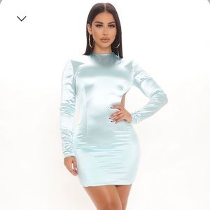 Title
Icy Blue Metalic longsleeve Bobycon dress